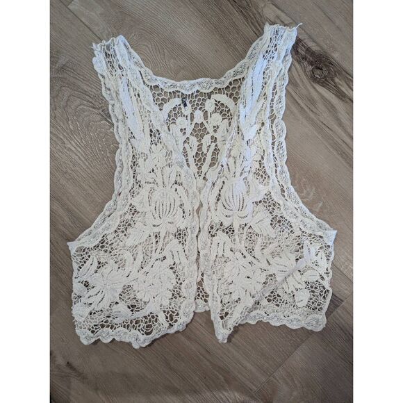 Sz M Lace Cropped Vest - So Boho! - Picture 8 of 11